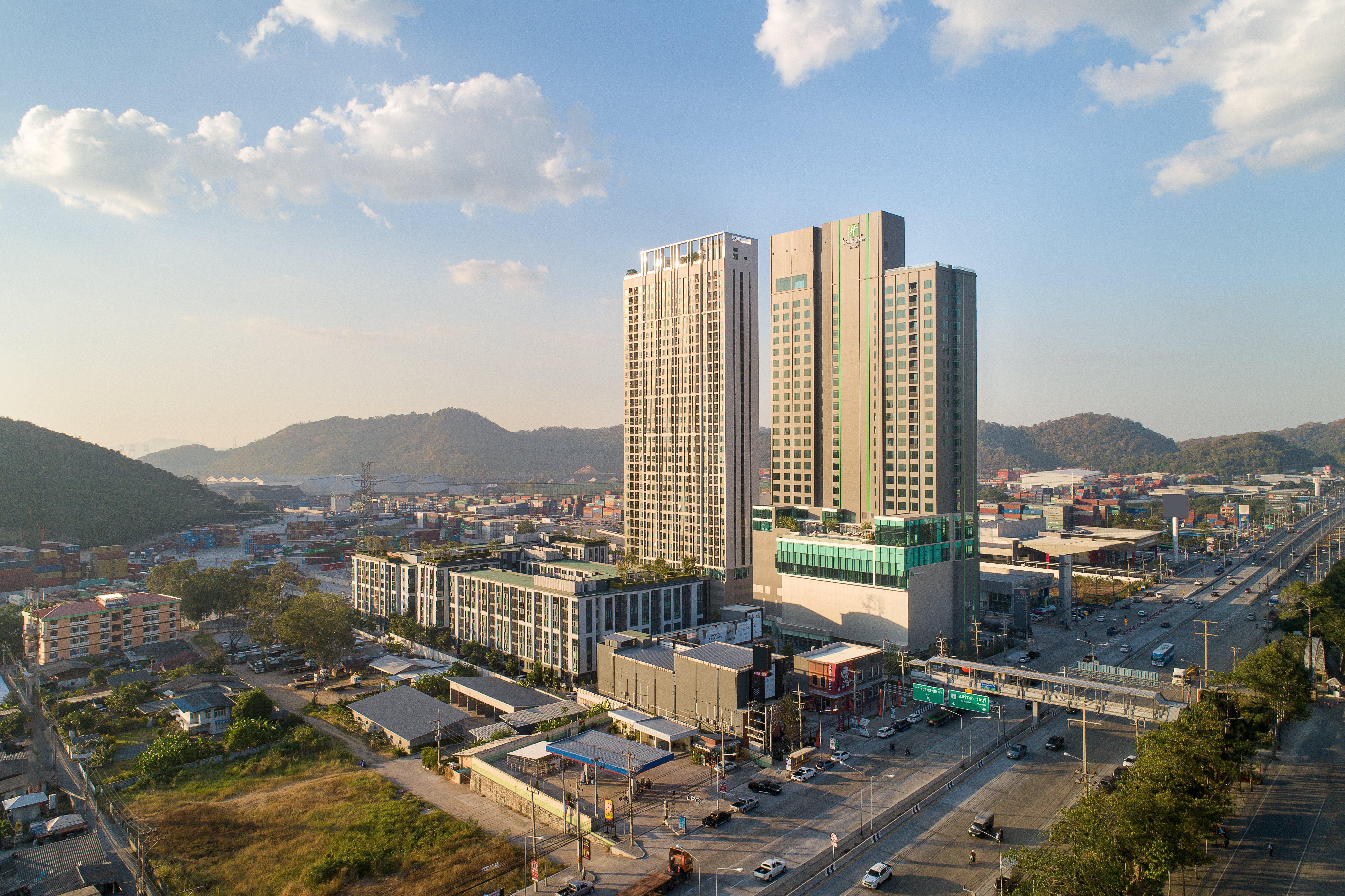 Holiday Inn & Suites Siracha Laemchabang By Ihg Si Racha Dış mekan fotoğraf